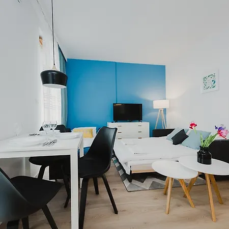Shortstaypoland Kasprzaka Апартаменты